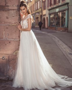 PAILI Raglan Sleeve Tulle Lace A-line Wedding Dress